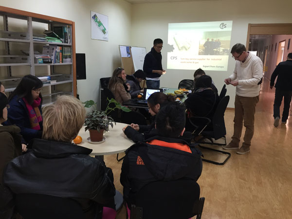 復(fù)旦大學(xué)國際文化交流學(xué)院留學(xué)生參觀依斯倍