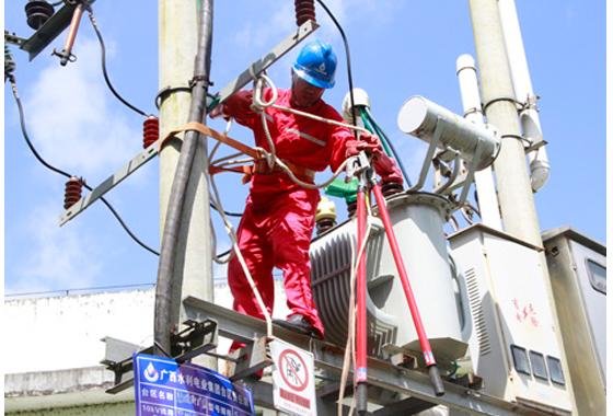 38℃高溫，這些身影讓你看到哭