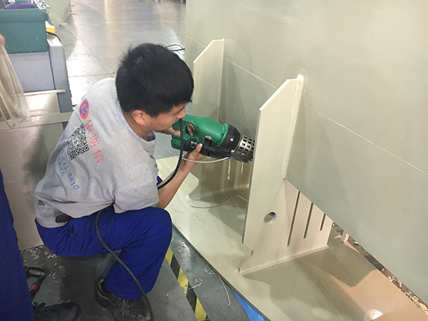 淺析水處理環(huán)保公司生產(chǎn)車間中什么是旋轉(zhuǎn)焊接