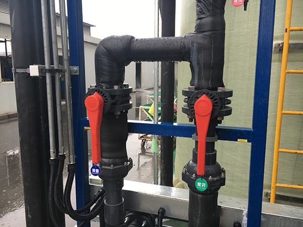 解析污水處理設備中疊螺式污泥脫水機的優(yōu)勢