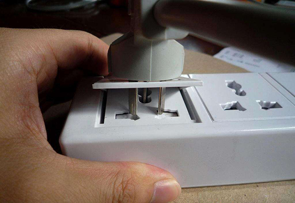 淺析電器安全中電源插座的安全注意事項(xiàng)