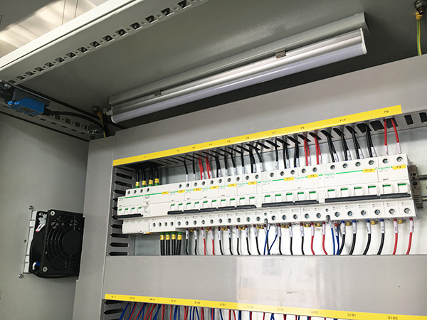 污水處理電器設備中變頻器是否可以接在漏電開關下端