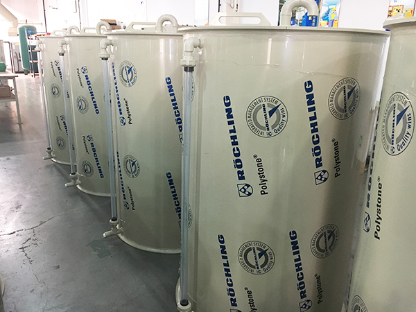 塑料儲罐在污水處理設(shè)備中的作用