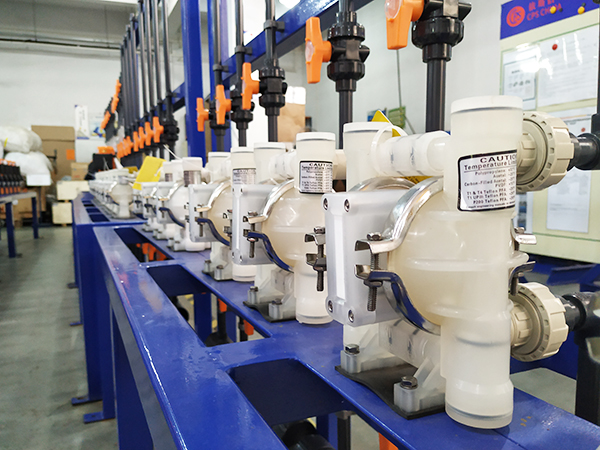 PP板材加工設(shè)備推臺(tái)鋸的正確使用和保養(yǎng)