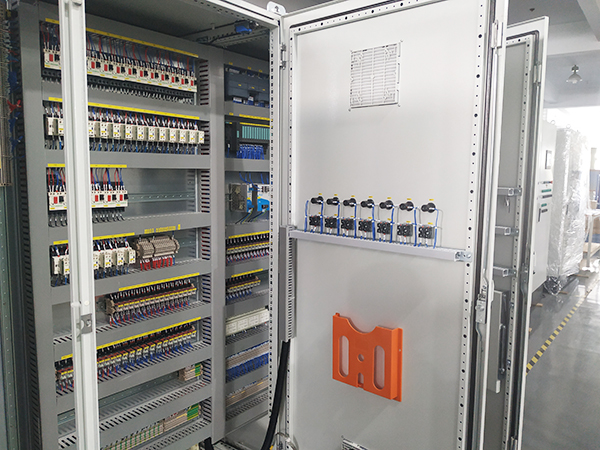 如何給交流異步電機變頻器散熱