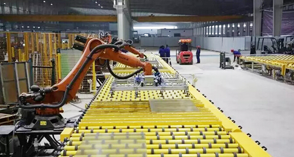 安徽鳳陽堅持發(fā)展，大力推動玻璃產(chǎn)業(yè)鏈