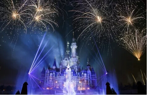 無人機(jī)燈光秀取代傳統(tǒng)煙花秀，過一個環(huán)保元宵節(jié)