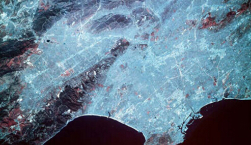 地球環(huán)保不只是在地球上，太空垃圾一樣值得關(guān)注