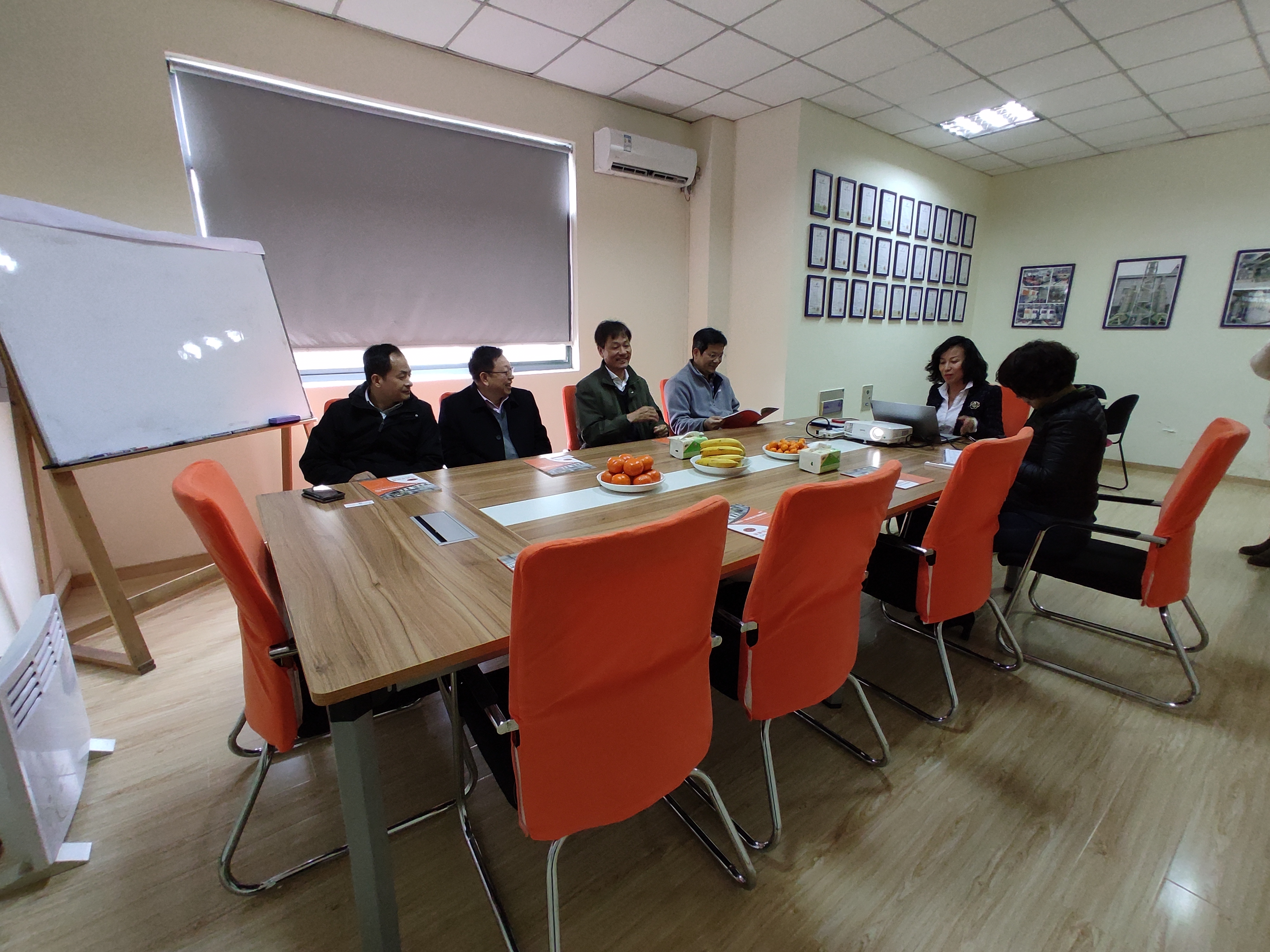 蘇州外企協(xié)會(huì)領(lǐng)導(dǎo)一行蒞臨依斯倍環(huán)保參觀指導(dǎo)