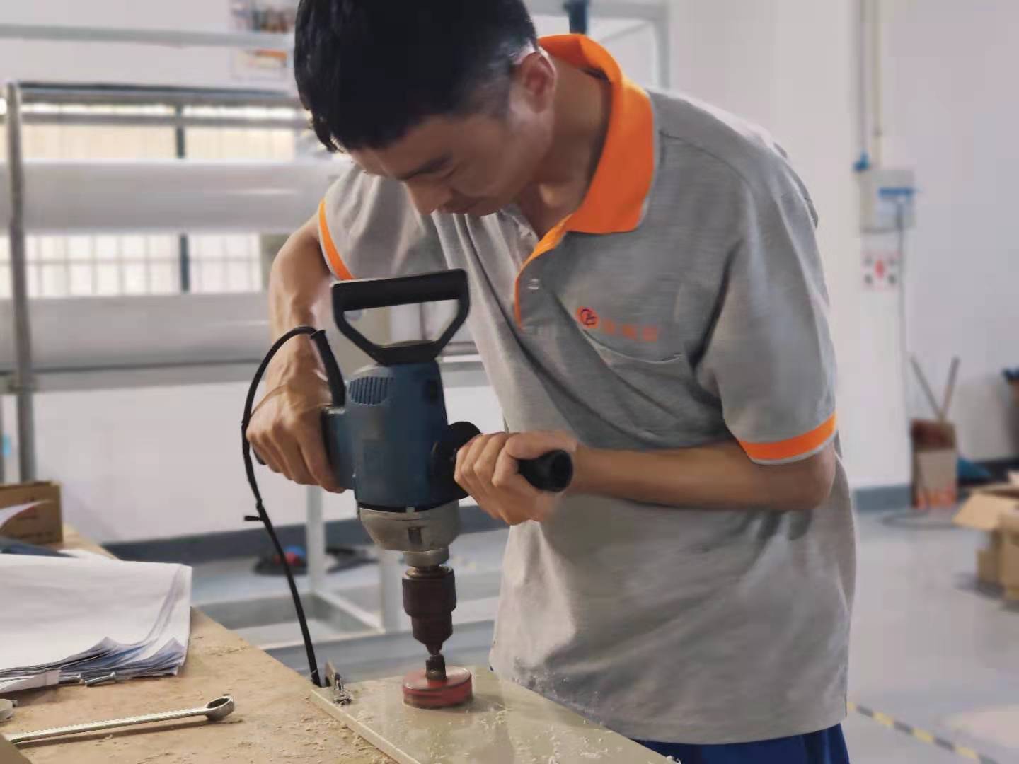 高溫下的環(huán)保人，天氣很熱，你們卻很美!