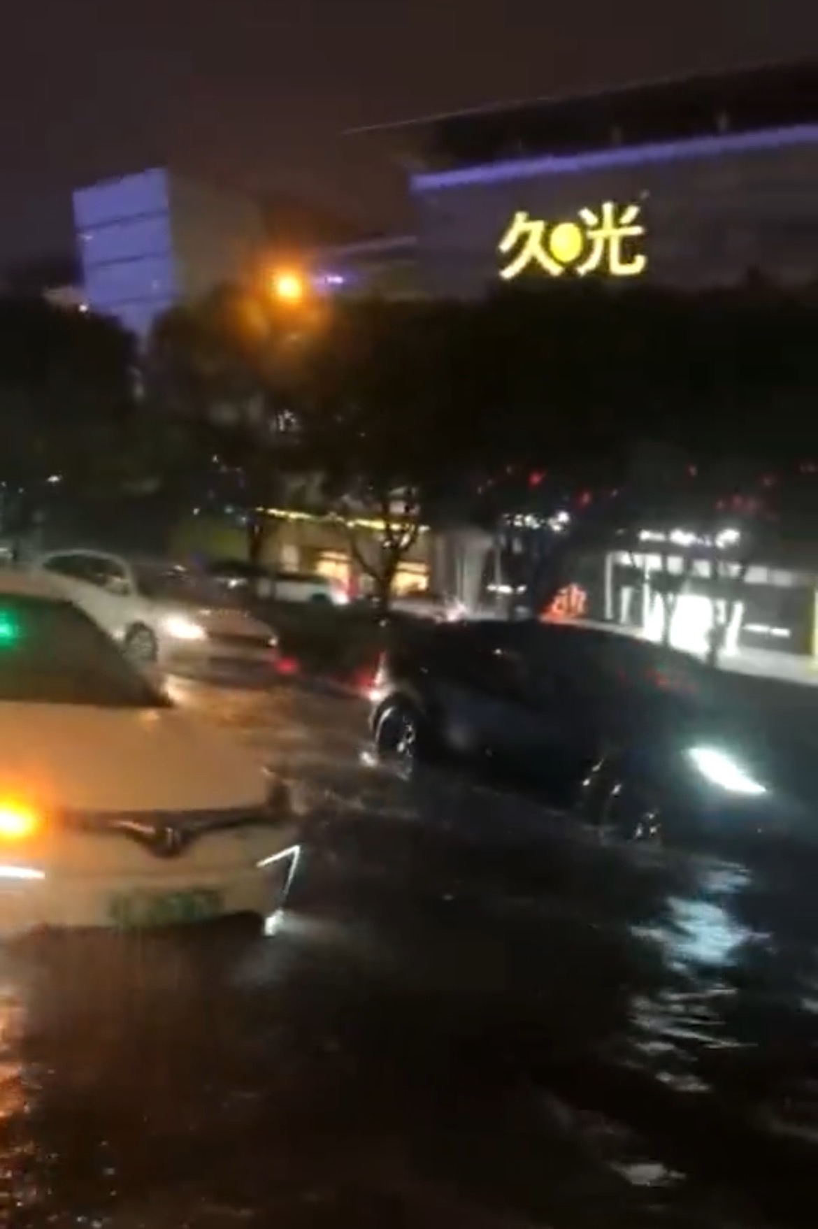 【防汛指南】面對暴雨及洪水等極端惡劣天氣，這些防汛知識你知道嗎？