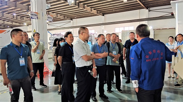 【學(xué)習(xí)先進技術(shù)，促進環(huán)保發(fā)展】石家莊市科技局領(lǐng)導(dǎo)考察蘇州依斯倍環(huán)保