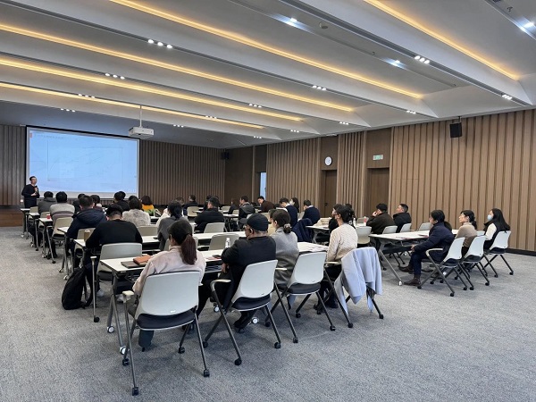 依斯倍走進(jìn)江蘇北人，共同探討制造業(yè)轉(zhuǎn)型升級(jí)