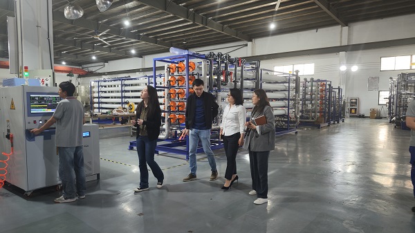 東南大學(xué)長(zhǎng)三角碳中和戰(zhàn)略發(fā)展研究院蒞臨依斯倍考察調(diào)研