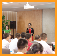 中國(guó)十大牛商互聯(lián)網(wǎng)+示范基地授牌儀式