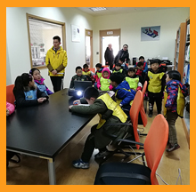 小朋友參觀依斯倍環(huán)保公益活動