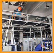 五一加班加點奮斗在一線