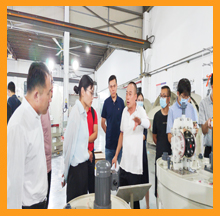 蘇州市科技局領(lǐng)導(dǎo)、優(yōu)秀企業(yè)家走進依斯倍生產(chǎn)車間