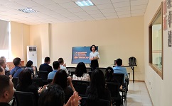 石家莊市科技局領導考察依斯倍參加座談會